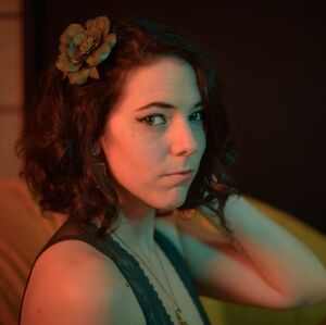 Meet your Posher, Vee